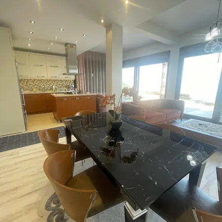 Tiramisu Am Mit Privatbeach Guzelbahce